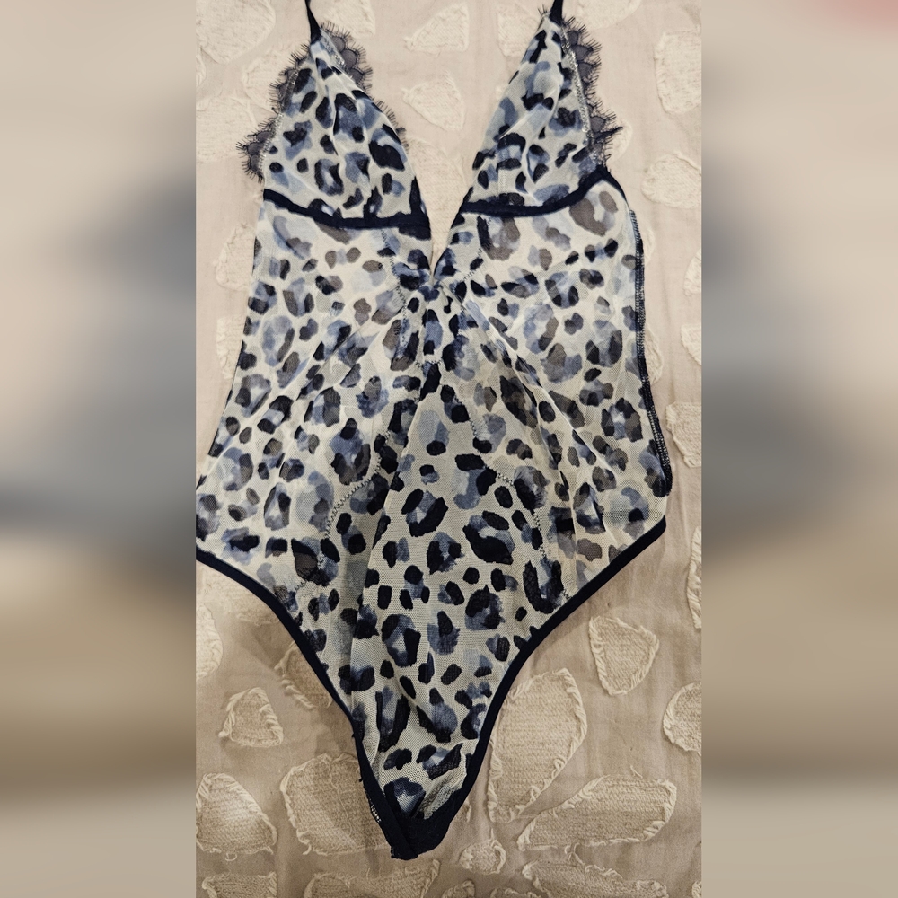Leopard Print Sheer Scarf